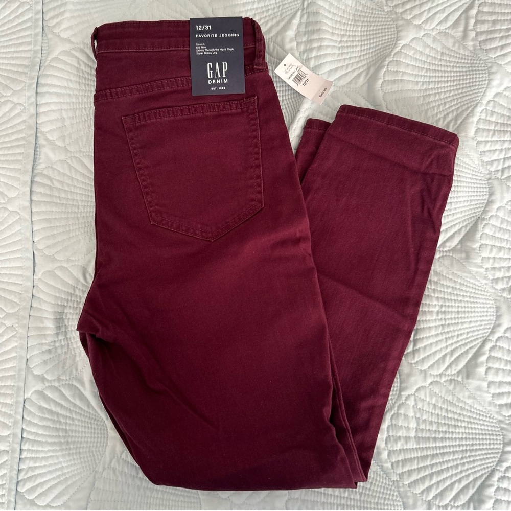 GAP Women's Deep Burgundy Jeggings